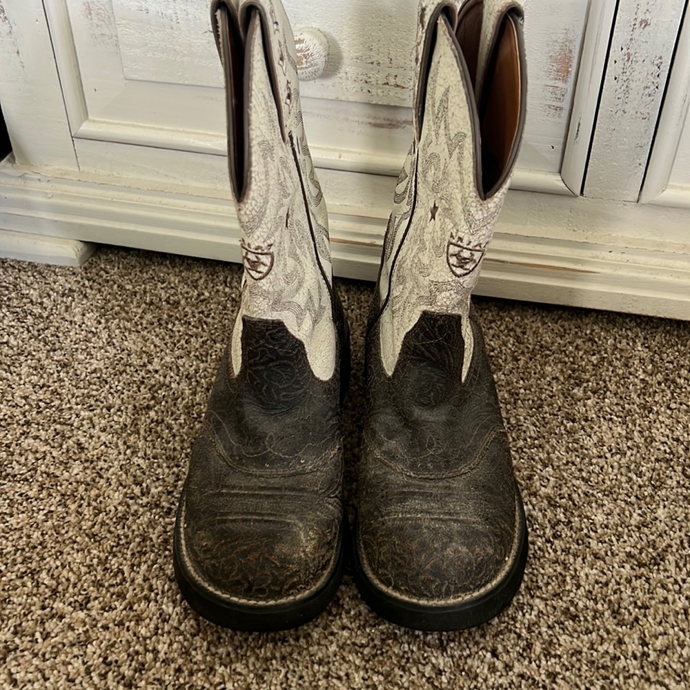 Ariat Womens Boots 8